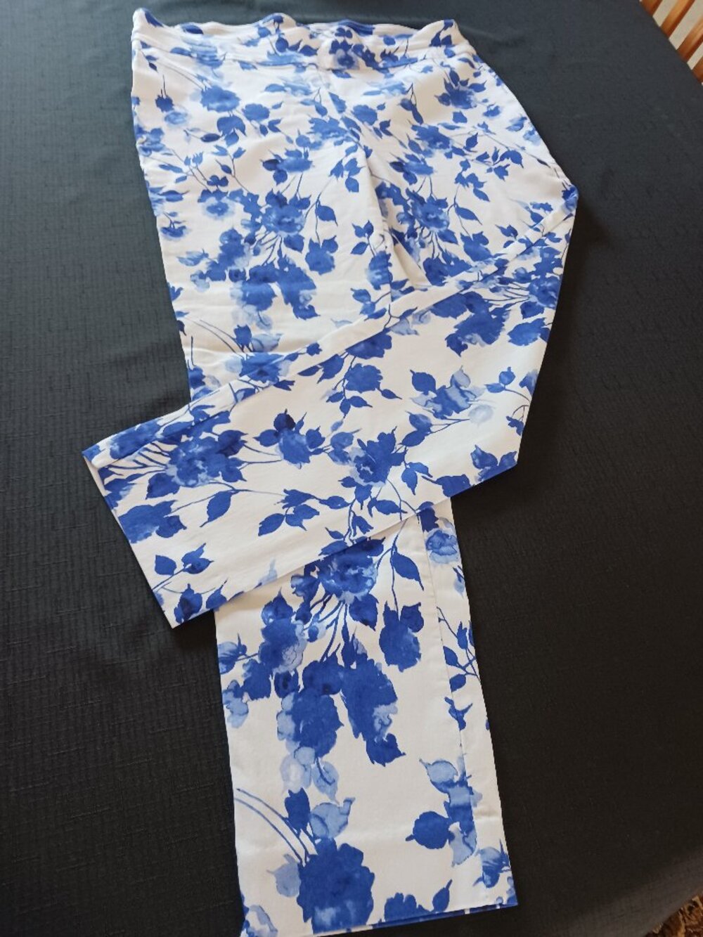 Counterparts blue/white floral pants,  Size L